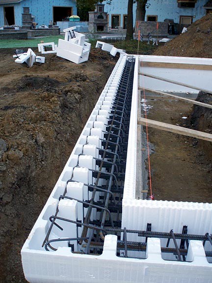 Brickledge with reinforcing